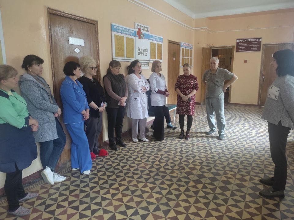 Сегодня, 28 октября, заместитель руководителя Управы Кировского внутригородского района Администрации городского округа Макеевка Донецкой Народной Республики Ирина Воронина провела встречу с трудовым коллективом... Сегодня, 28 октября, заместитель руководителя Управы Кировского внутригородского района Администрации городского округа Макеевка Донецкой Народной Республики Ирина Воронина провела встречу с трудовым коллективом...