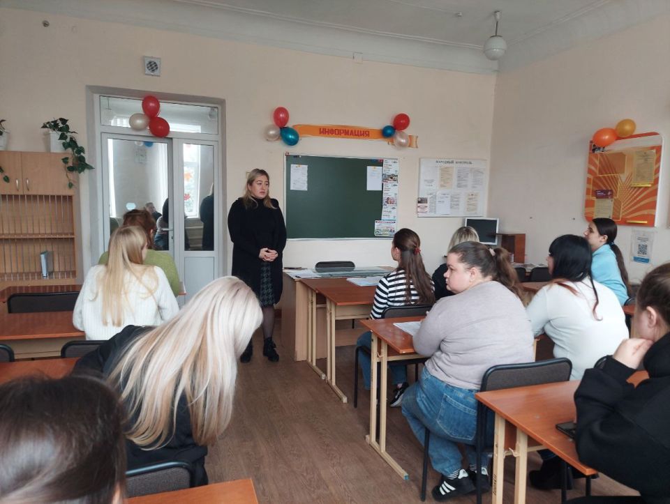 Сегодня, 29 октября, спикер Надежда Сапелкина провела встречу по адресу: г.о. Макеевка, г. Макеевка,ул. Островского, д. 7