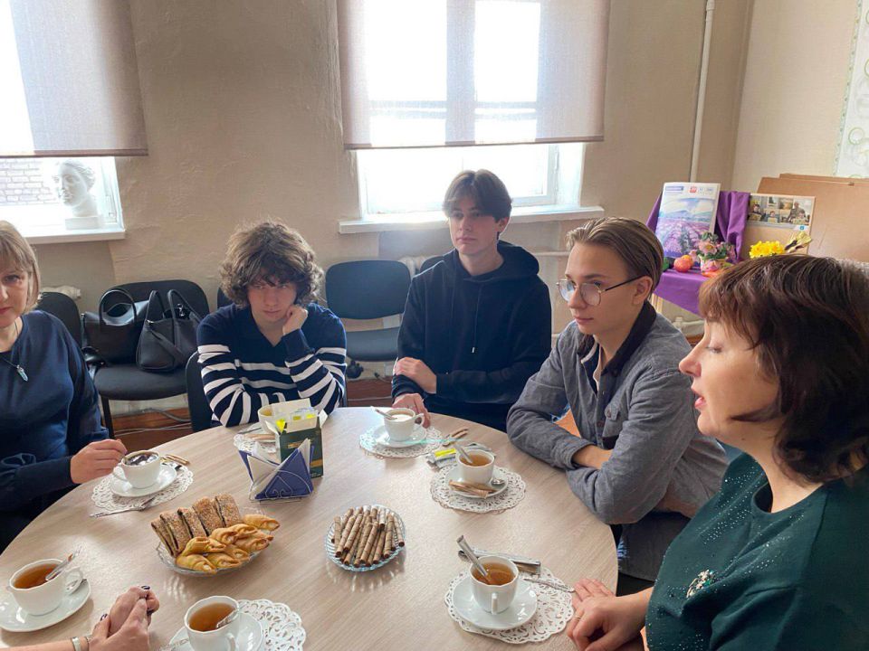 Депутаты Народного Совета продолжают быть наставниками для молодежи Депутаты Народного Совета продолжают быть наставниками для молодежи