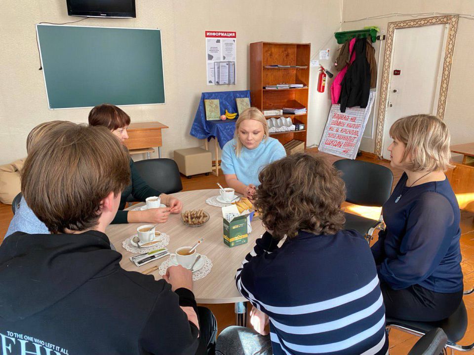 Депутаты Народного Совета продолжают быть наставниками для молодежи Депутаты Народного Совета продолжают быть наставниками для молодежи