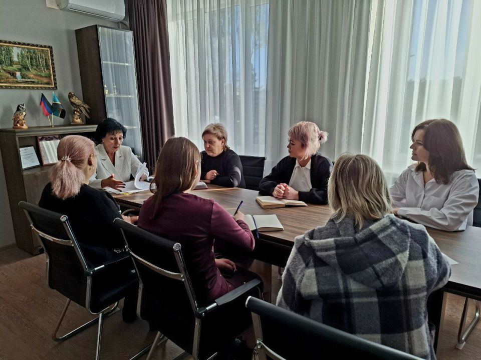 Валентина Харлашка: Сегодня, 30 октября, провела рабочую встречу с руководителями мониторинговых групп по контролю качества предоставляемых услуг теплоснабжения