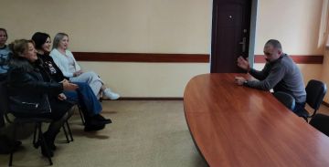 29 октября в Червоногвардейском районе прошла встреча депутата Макеевского городского совета ДНР первого созыва Игоря Сепика с жителями жилого массива Восточный по адресу: улица Ферганская, 12