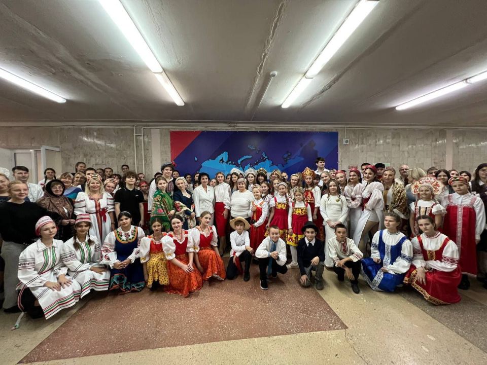 Валентина Харлашка: Вкус единства: в макеевском лицее Престиж провели праздник русской кухни! Валентина Харлашка: Вкус единства: в макеевском лицее Престиж провели праздник русской кухни!