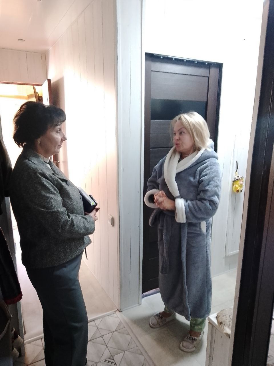 Валентина Харлашка: 29 октября, в составе мониторинговой группы проконтролировала качество подачи тепла жителям квартала Химик в Кировском районе Макеевки