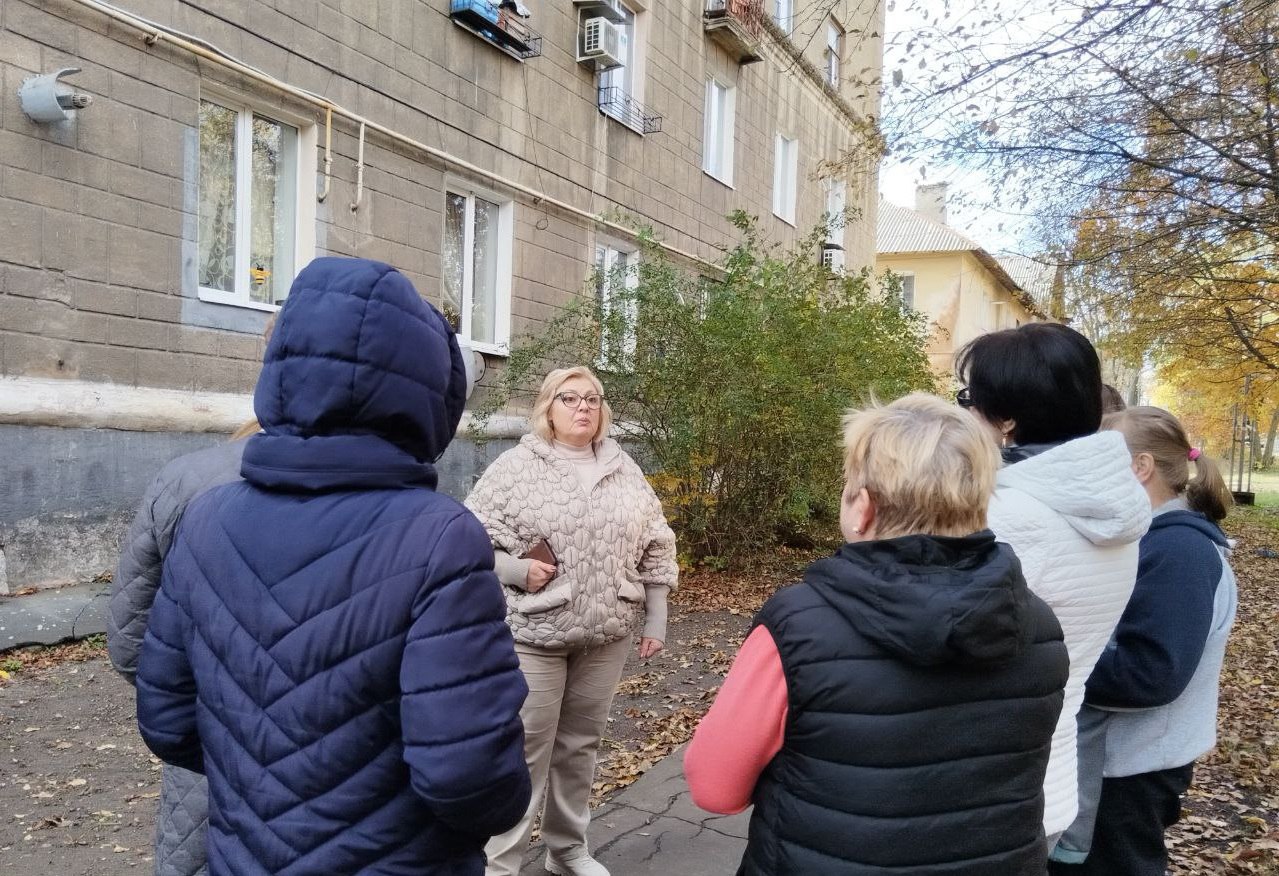 В рамках поручения Главы ДНР Дениса Пушилина, в Кировском внутригородском районе продолжаются встречи с населением на подведомственной территории В рамках поручения Главы ДНР Дениса Пушилина, в Кировском внутригородском районе продолжаются встречи с населением на подведомственной территории