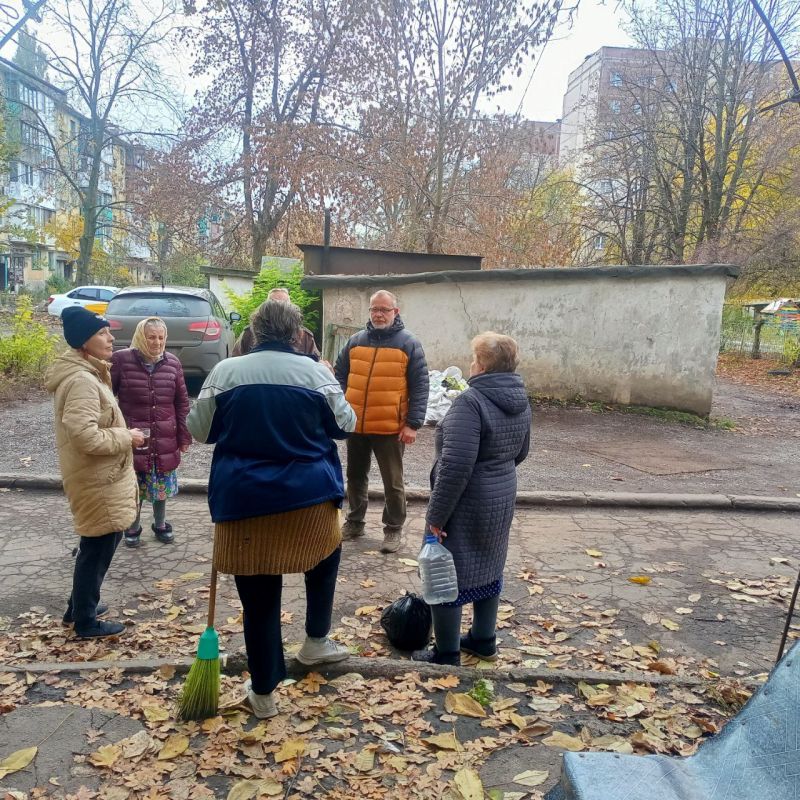 В рамках поручения Главы ДНР Дениса Пушилина, в Кировском внутригородском районе продолжаются встречи с населением на подведомственной территории В рамках поручения Главы ДНР Дениса Пушилина, в Кировском внутригородском районе продолжаются встречи с населением на подведомственной территории