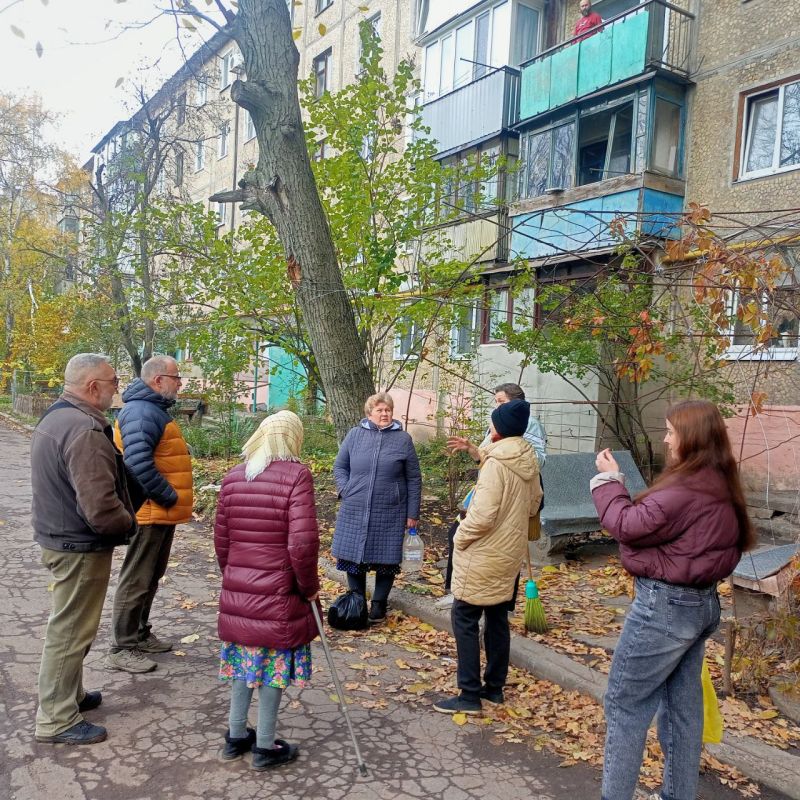 В рамках поручения Главы ДНР Дениса Пушилина, в Кировском внутригородском районе продолжаются встречи с населением на подведомственной территории