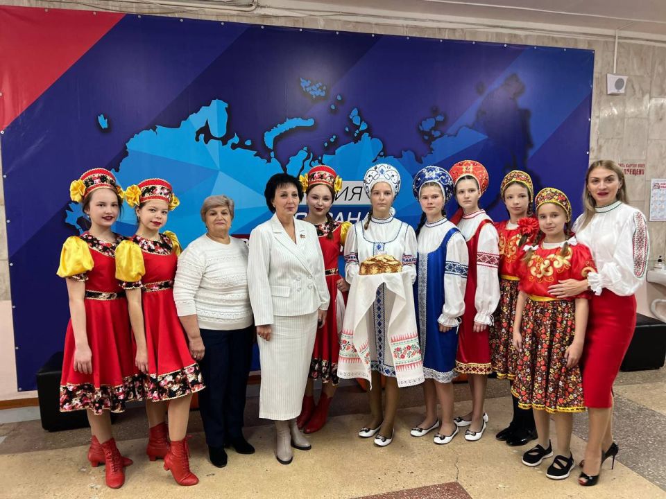 Сегодня, 30 октября 2025 года, в ГБОУ «ЛИЦЕЙ № 2 Г.О. МАКЕЕВКА» в рамках Всероссийского фестиваля русской кухни состоялось заседание семейного клуба «Маленькие взрослые» на тему «Я русский», посвящённое Дню народного единства Сегодня, 30 октября 2025 года, в ГБОУ «ЛИЦЕЙ № 2 Г.О. МАКЕЕВКА» в рамках Всероссийского фестиваля русской кухни состоялось заседание семейного клуба «Маленькие взрослые» на тему «Я русский», посвящённое Дню народного единства