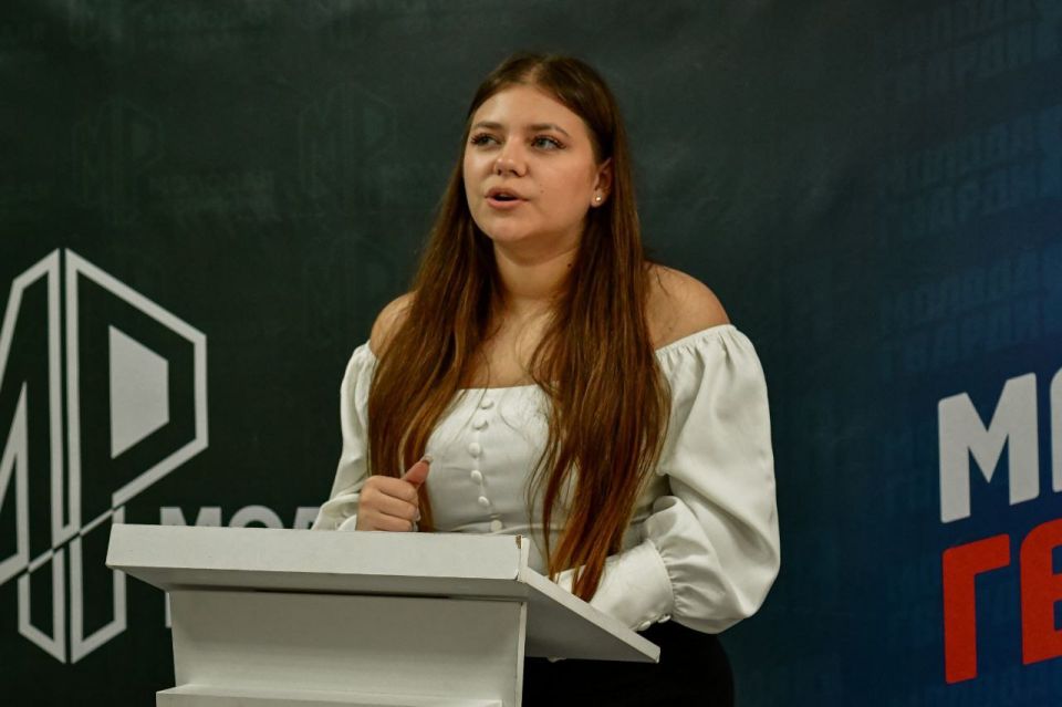 Владислав Ключаров: Сегодня я с особой радостью хочу поделиться с вами успехами наших юных земляков, которые приняли участие в турнире «Лига ораторов», организованном молодёжной организацией «Молодая Гвардия Единой России» Владислав Ключаров: Сегодня я с особой радостью хочу поделиться с вами успехами наших юных земляков, которые приняли участие в турнире «Лига ораторов», организованном молодёжной организацией «Молодая Гвардия Единой России»