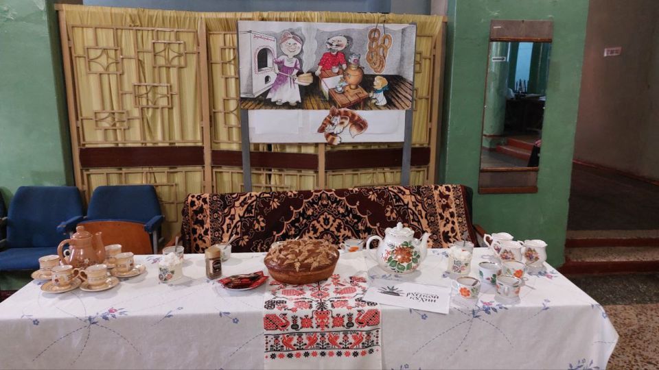 Сегодня, 31 октября, в рамках мероприятий Всероссийского фестиваля русской кухни, приуроченных ко Дню народного единства, в пункте временного размещения и питания, развернутого на базе МБУ «Дворец культуры им. Воровского... Сегодня, 31 октября, в рамках мероприятий Всероссийского фестиваля русской кухни, приуроченных ко Дню народного единства, в пункте временного размещения и питания, развернутого на базе МБУ «Дворец культуры им. Воровского...