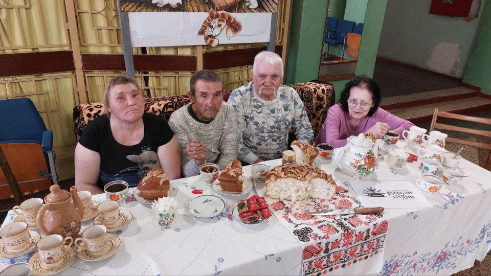 Сегодня, 31 октября, в рамках мероприятий Всероссийского фестиваля русской кухни, приуроченных ко Дню народного единства, в пункте временного размещения и питания, развернутого на базе МБУ «Дворец культуры им. Воровского... Сегодня, 31 октября, в рамках мероприятий Всероссийского фестиваля русской кухни, приуроченных ко Дню народного единства, в пункте временного размещения и питания, развернутого на базе МБУ «Дворец культуры им. Воровского...