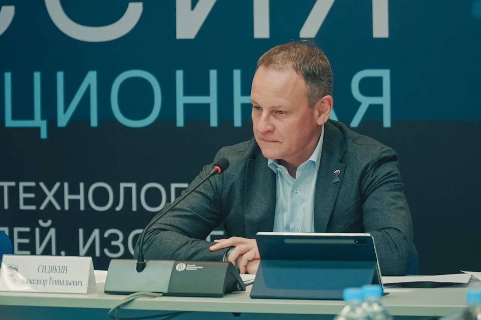 Александр Подгорный: Единая Россия расширяет народную программу перед выборами в Госдуму Александр Подгорный: Единая Россия расширяет народную программу перед выборами в Госдуму