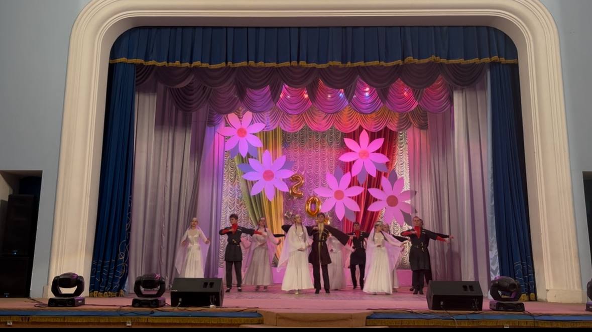 31 октября 2025 года состоялся фестиваль «Единым духом мы сильны», посвященный Дню народного единства 31 октября 2025 года состоялся фестиваль «Единым духом мы сильны», посвященный Дню народного единства