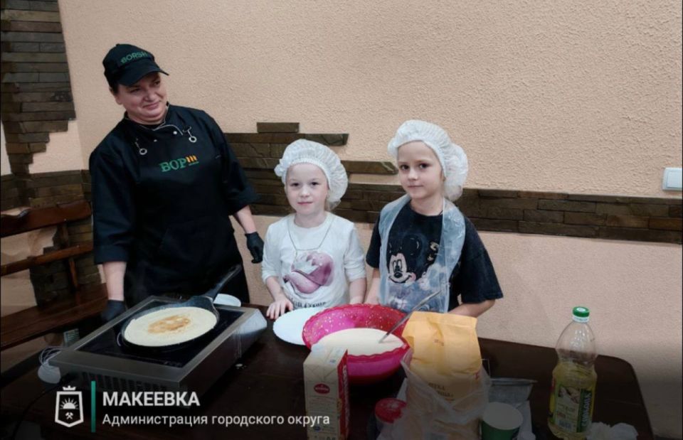 В Макеевке провели мастер-класс по изготовлению блюд русской кухни В Макеевке провели мастер-класс по изготовлению блюд русской кухни