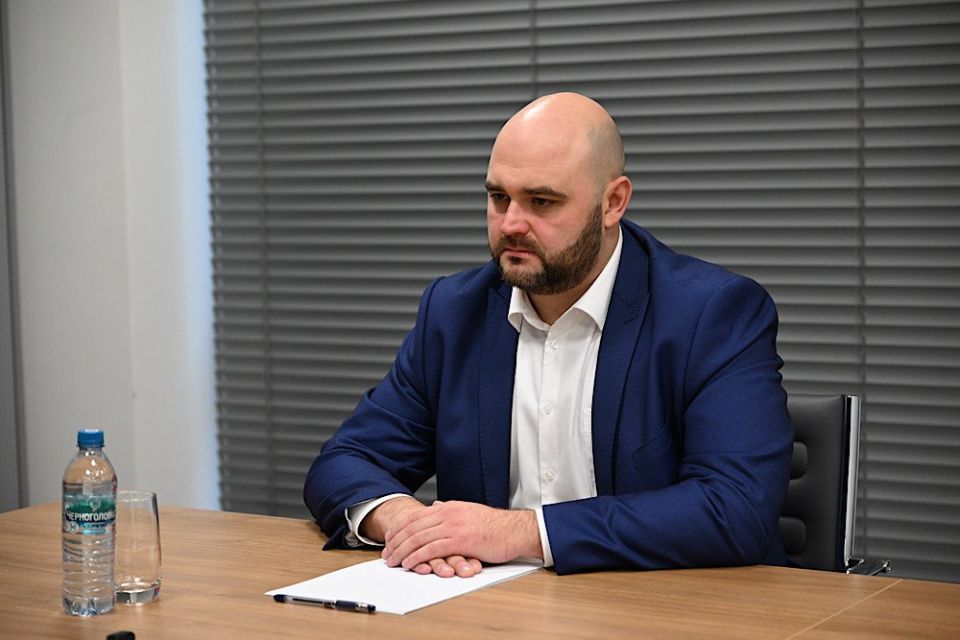 Александр Подгорный: Поручил новому министру имущественных и земельных отношений ДНР сделать систему эффективной Александр Подгорный: Поручил новому министру имущественных и земельных отношений ДНР сделать систему эффективной