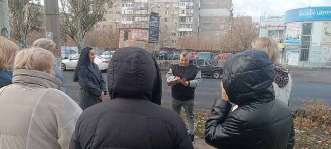 Сегодня, 1 ноября лидер общественного мнения Юрий Сирош провел встречу с жителями жилого массива Горького по адресу: улица Малиновского, 2-а