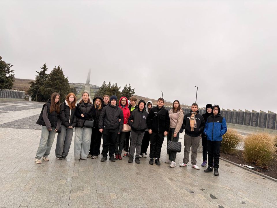 �������� � �������. � ������ ������� ������� �������� 8-9 ������� ���� "�� � 21 �.�. ��������" �������� ����������� ����-������ � �����, ����������� �������� � ��������� ����� ������� ���� � �������� ���������, �����������...