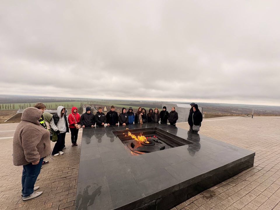 �������� � �������. � ������ ������� ������� �������� 8-9 ������� ���� "�� � 21 �.�. ��������" �������� ����������� ����-������ � �����, ����������� �������� � ��������� ����� ������� ���� � �������� ���������, �����������...