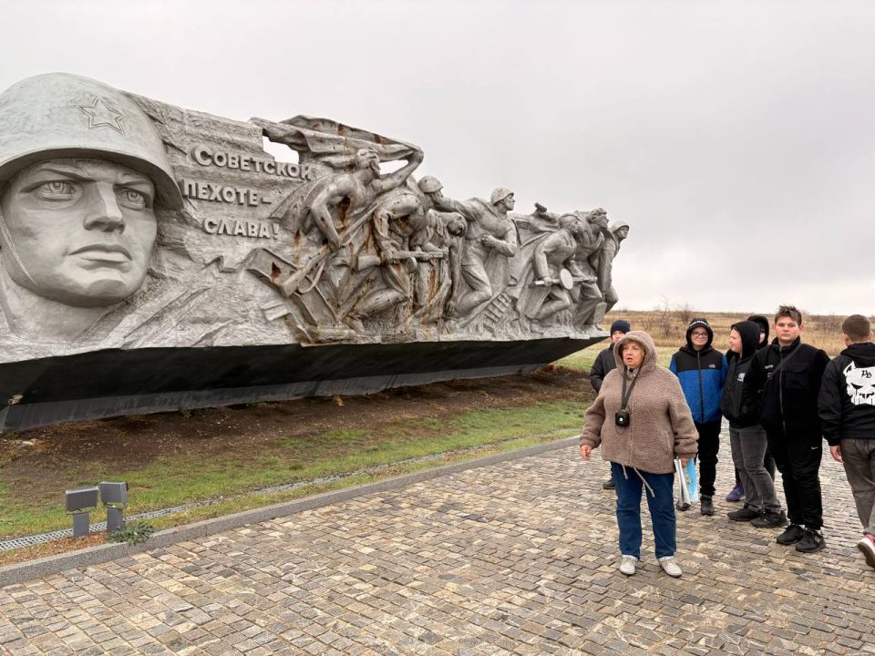 �������� � �������. � ������ ������� ������� �������� 8-9 ������� ���� "�� � 21 �.�. ��������" �������� ����������� ����-������ � �����, ����������� �������� � ��������� ����� ������� ���� � �������� ���������, �����������...