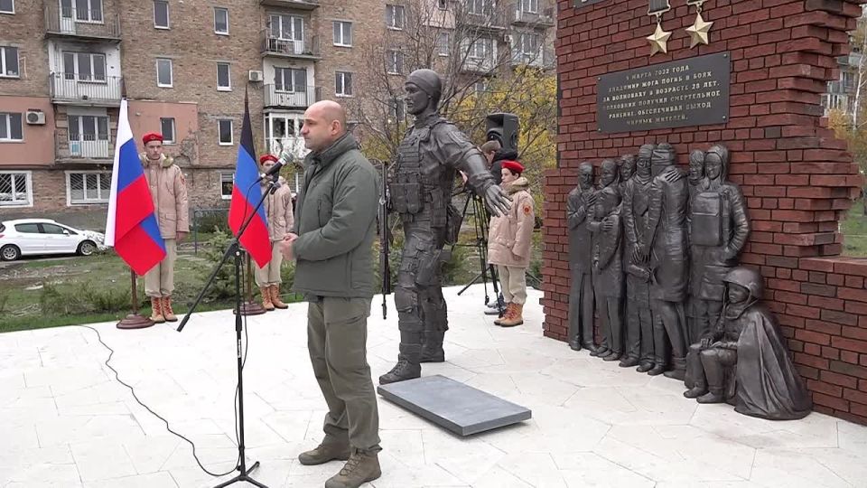 Денис Пушилин: В Волновахе открыли памятник Герою России и Донецкой Народной Республики Владимиру Жоге