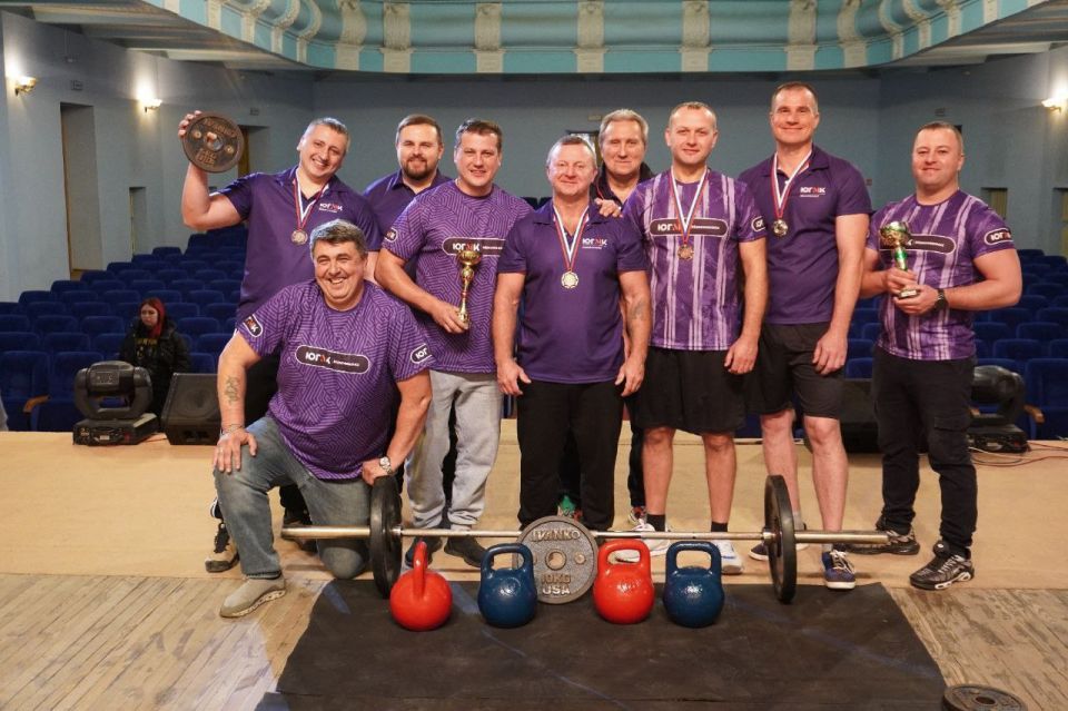 В рамках заводской спартакиады на предприятии Макеевкокс состоялся турнир по силовому троеборью