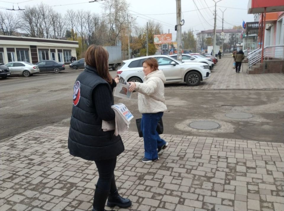 В Червоногвардейском районе прошла раздача газет