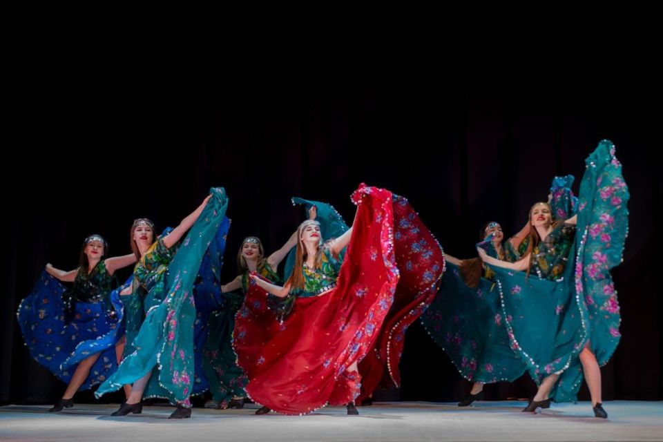 1 ������ � ���������� ������ �� ������� ��������������� ���������� � ��� "��������� ������ �������� ��. �. �. ����������" ��������� ��������� ������������ ������� "�� �����', � ����� ���������� ������� "�������� ����� ������"