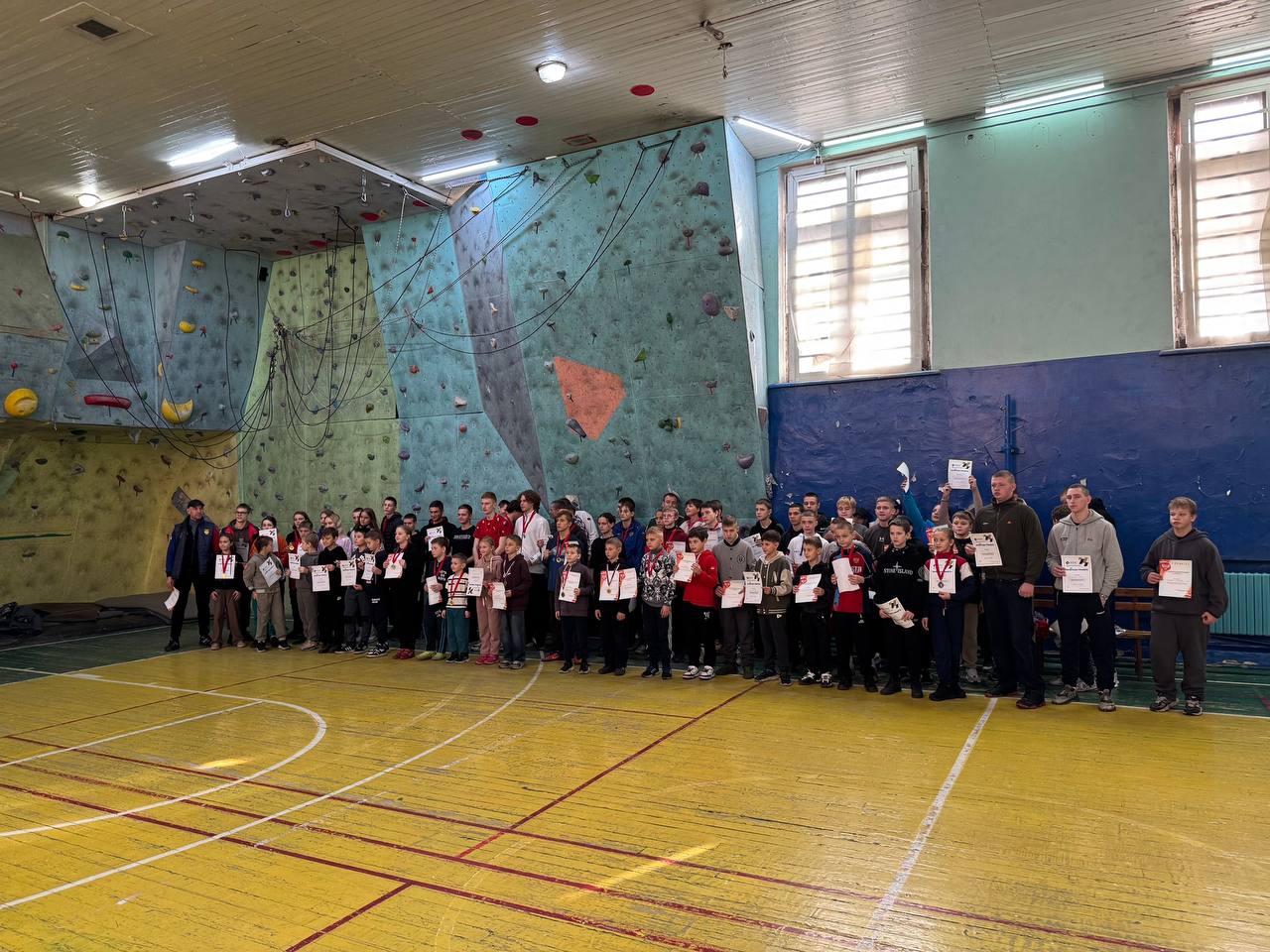 4 ноября в городском парке «Металлургов» (Кировский район, Макеевка) прошло яркое спортивное событие — городской забег, посвящённый Дню Единства