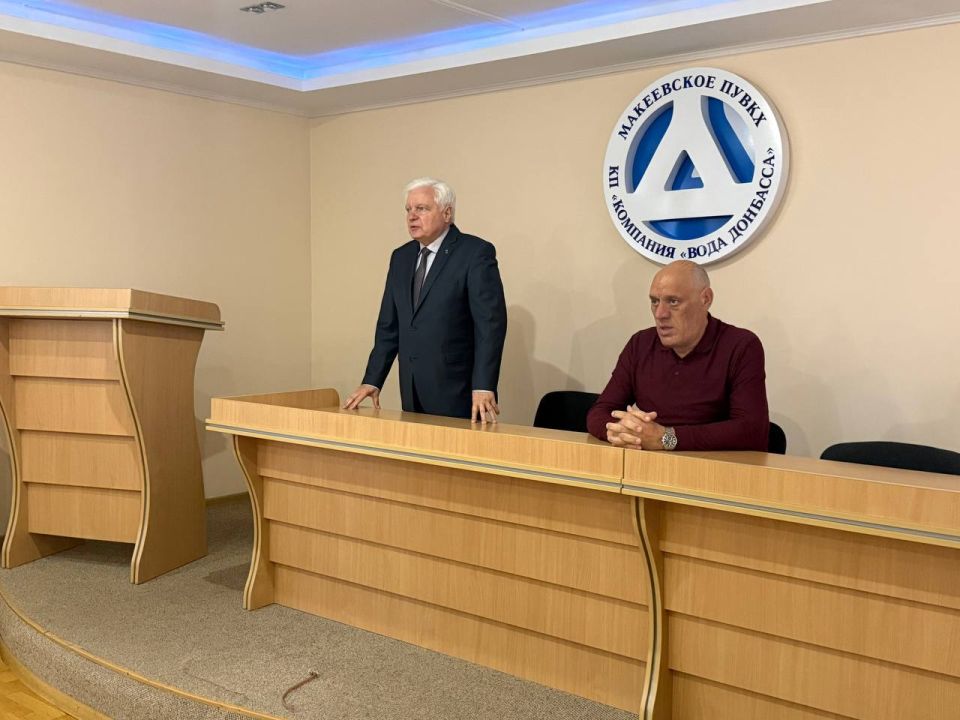 5 ноября руководитель Управы Центрально-Городского внутригородского района Владимир Меша провел встречу трудовым коллективом Филиала «Макеевское производственное управление водопроводно-канализационного хозяйства» ГУП ДНР...