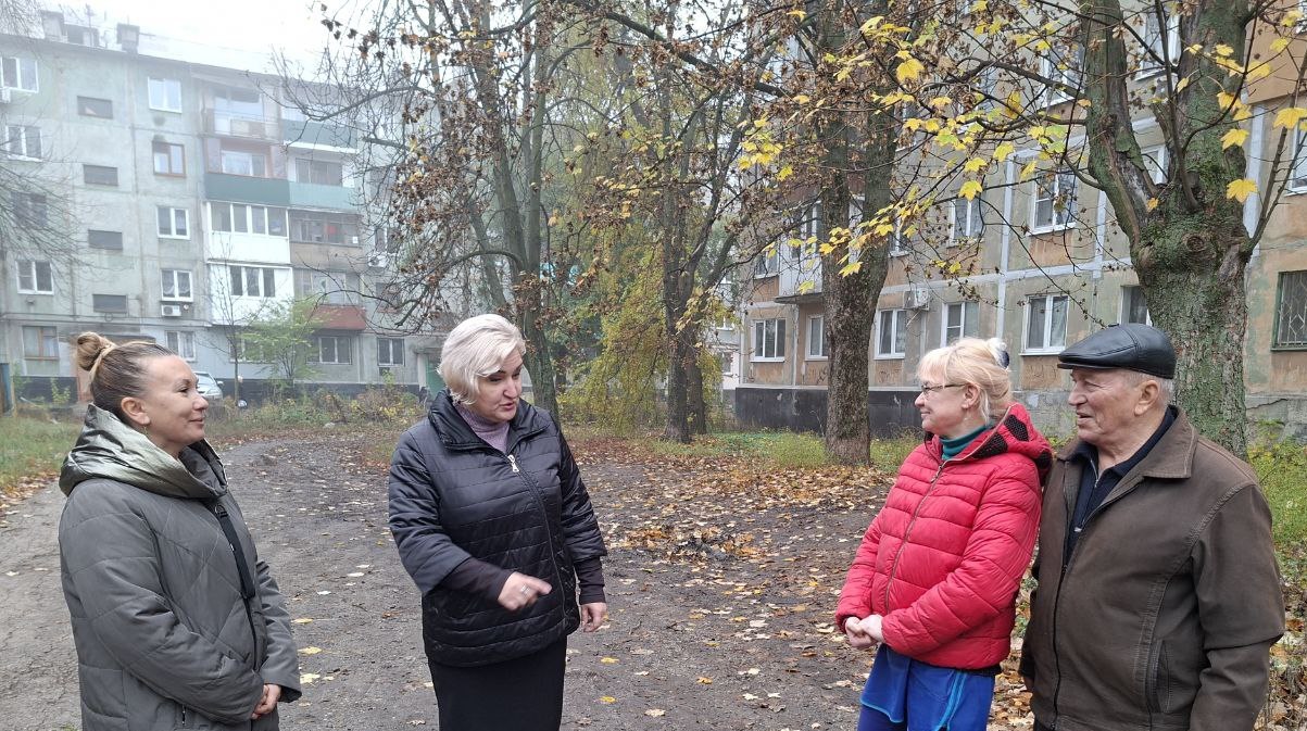 5 ноября депутат Макеевского городского совета Татьяна Репунова провела встречу с трудовым коллективом Юношеской библиотеки - № 20 МБУ «Централизованная библиотечная система г. Макеевки» 5 ноября депутат Макеевского городского совета Татьяна Репунова провела встречу с трудовым коллективом Юношеской библиотеки - № 20 МБУ «Централизованная библиотечная система г. Макеевки»