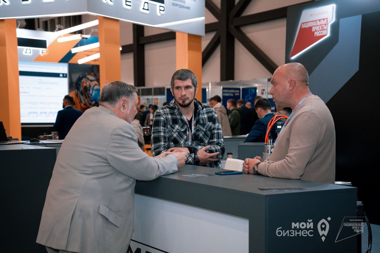 В рамках инициативы «Выбирай свое» партии ЕДИНАЯ РОССИЯ на недавнем крупном отраслевом событии в Санкт-Петербурге, XXIX Международном форуме-выставке «Российский промышленник», свою продукцию представил Макеевский кабельный... В рамках инициативы «Выбирай свое» партии ЕДИНАЯ РОССИЯ на недавнем крупном отраслевом событии в Санкт-Петербурге, XXIX Международном форуме-выставке «Российский промышленник», свою продукцию представил Макеевский кабельный...