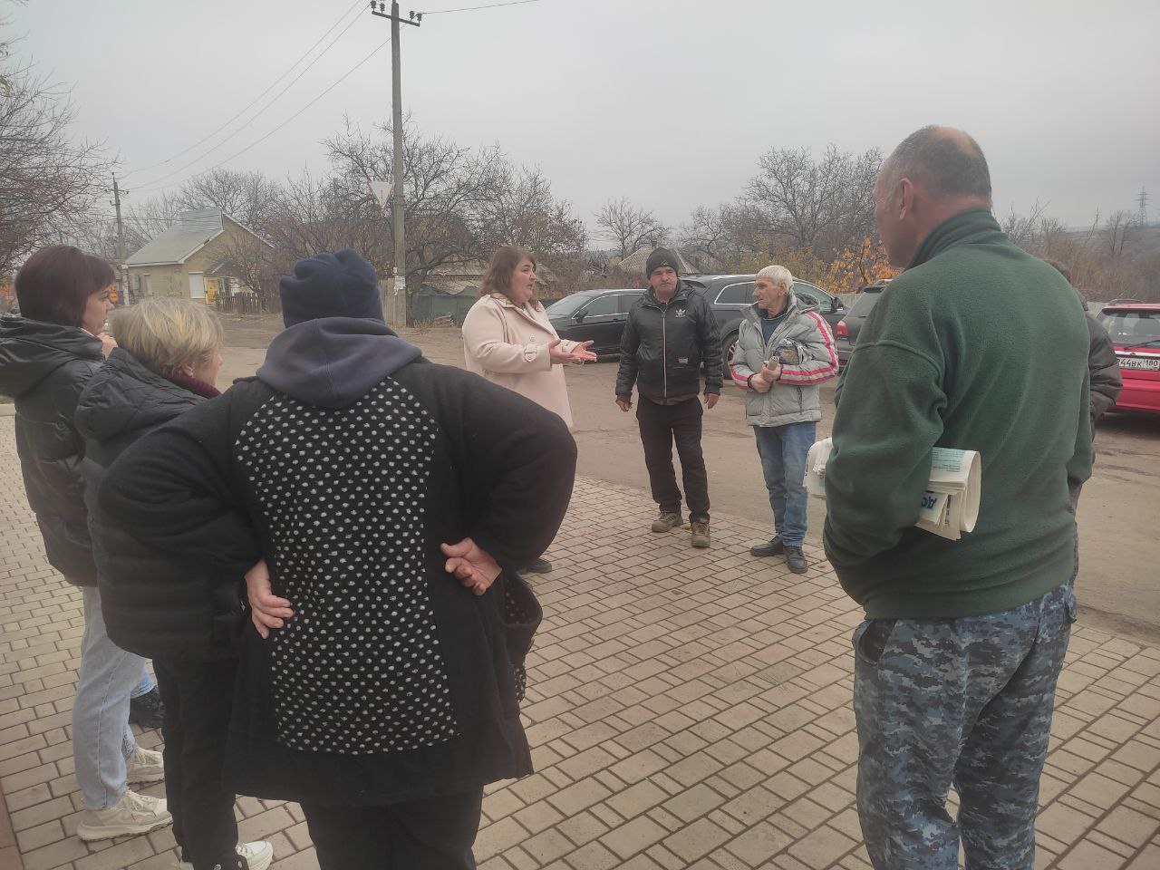 В Кировском внутригородском районе, в рамках поручения Главы ДНР Дениса Пушилина, продолжаются встречи с населением на подведомственной территории В Кировском внутригородском районе, в рамках поручения Главы ДНР Дениса Пушилина, продолжаются встречи с населением на подведомственной территории