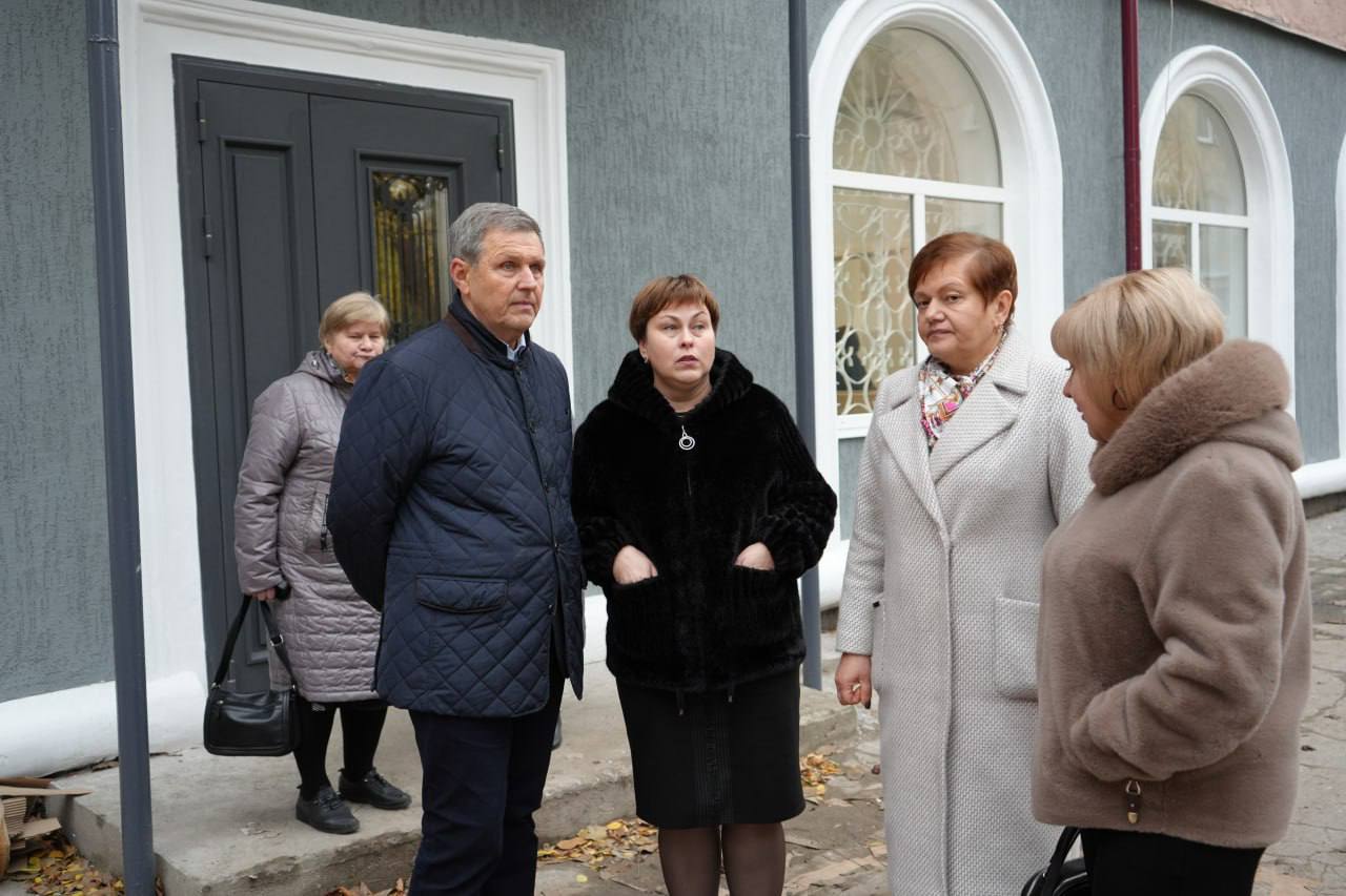 Новое сердце культуры Макеевки: Центральная городская библиотека имени Максима Горького модернизируется по нацпроекту Новое сердце культуры Макеевки: Центральная городская библиотека имени Максима Горького модернизируется по нацпроекту