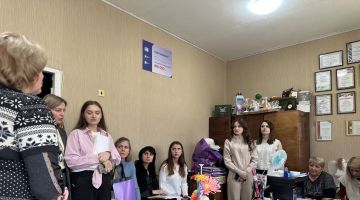 Сегодня, 7 ноября, спикер Оксана Рыжикова провела встречу по адресу: г.о. Макеевка, г. Макеевка, кв-л Гвардейский, 13