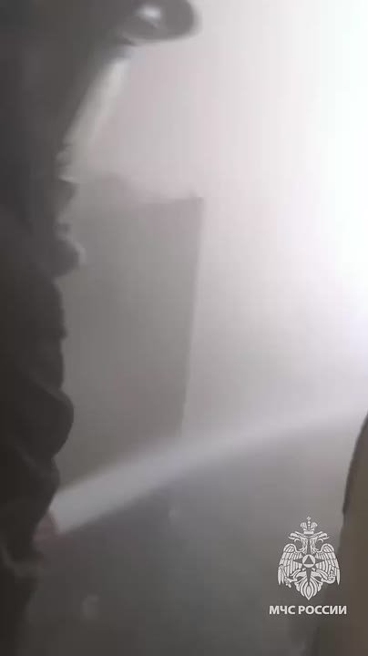 На страже жизни: макеевские пожарные спасли мать и сына в Кировском районе