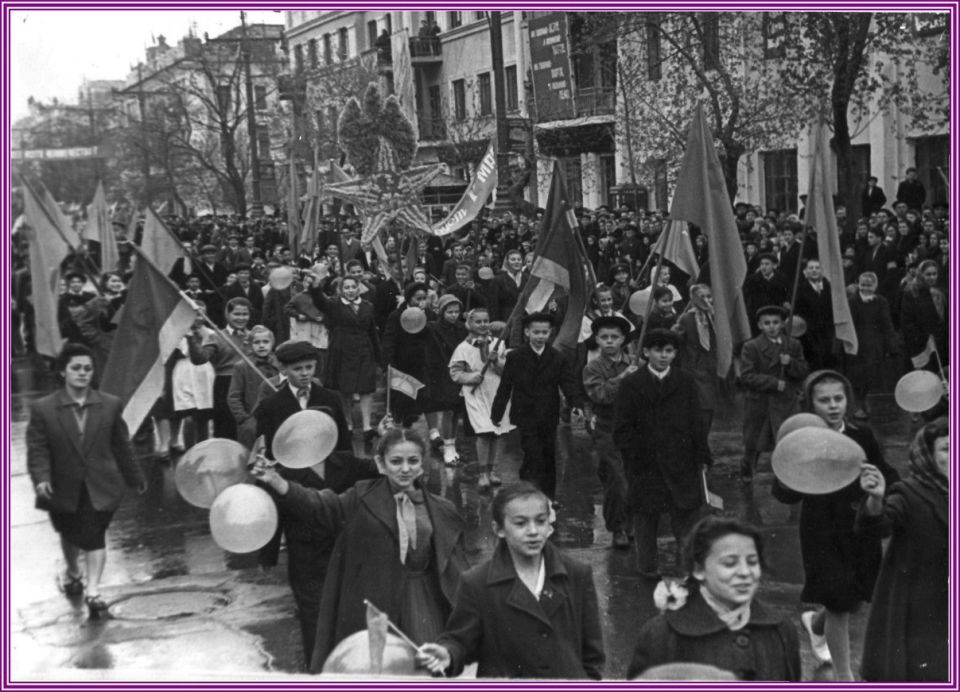 Добрый дом детства для нескольких поколений: городскому ДДЮТ им. Джарты в Макеевке исполняется 90 лет