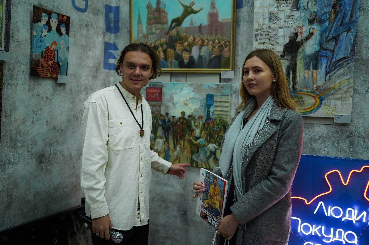 В Макеевке прошла выставка «Искусство и мир: Великая Победа Жизни» В Макеевке прошла выставка «Искусство и мир: Великая Победа Жизни»