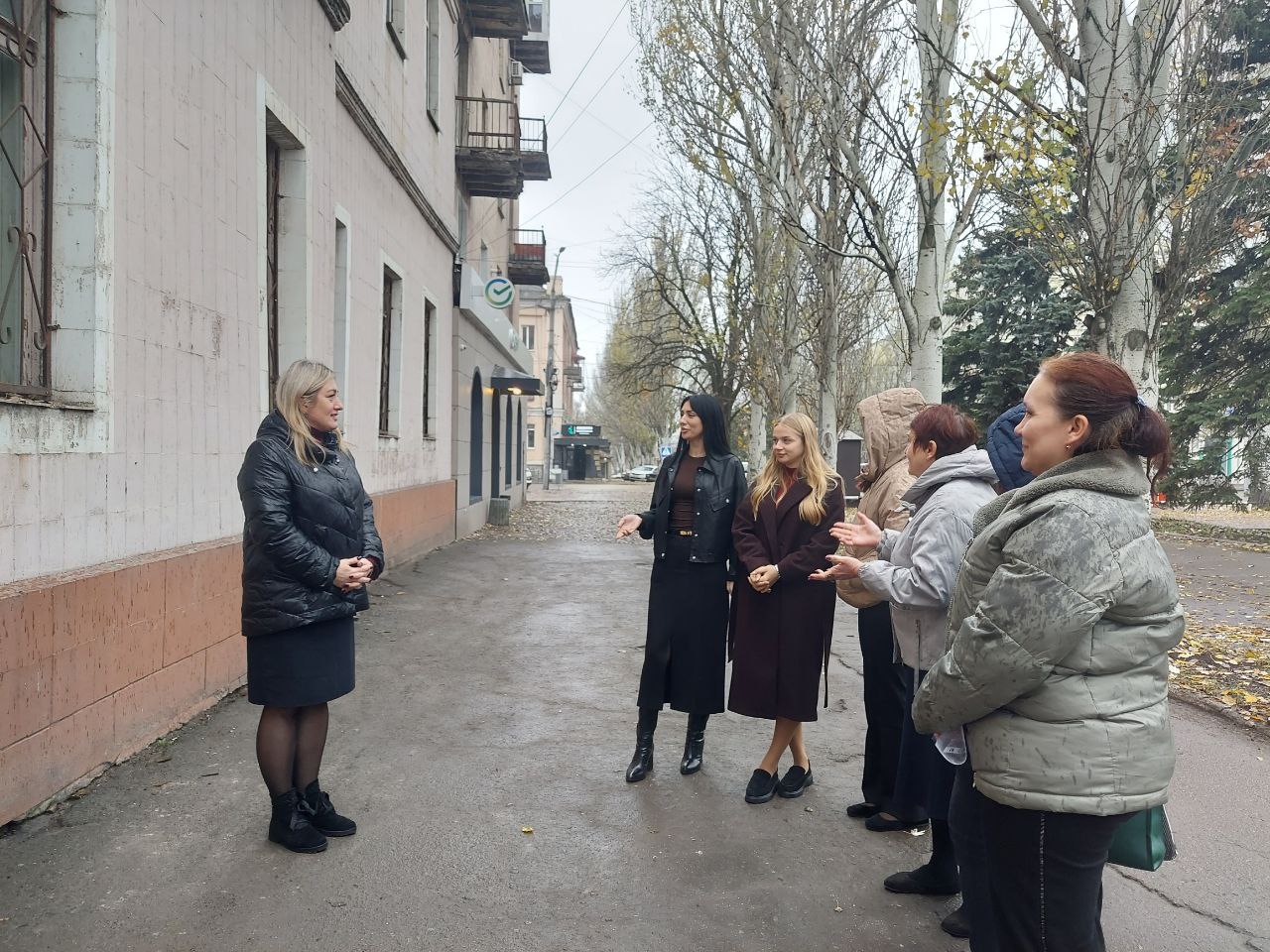 Сегодня, 12 ноября, спикер Надежда Сапелкина провела встречу по адресу: г.о. Макеевка, г. Макеевка, ул. Островского, д. 17\5