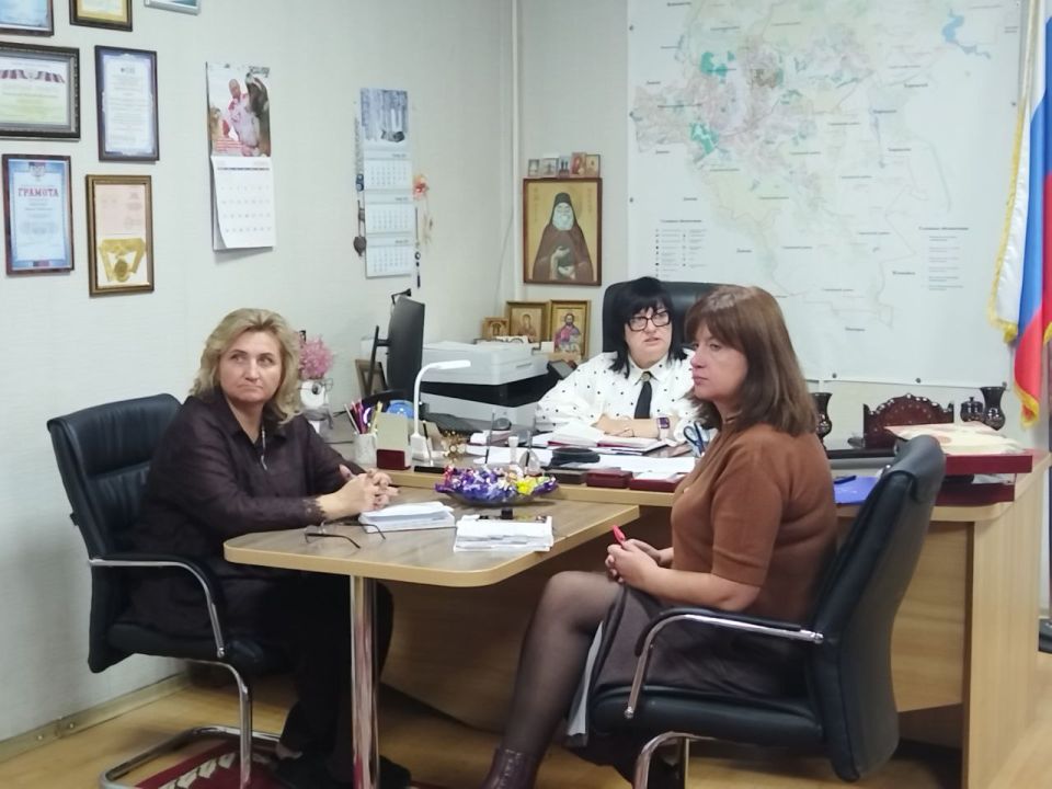 12 ноября 2025 года департаментом образования Администрации городского округа Макеевка проведено ВКС-совещание с первыми руководителями образовательных организаций