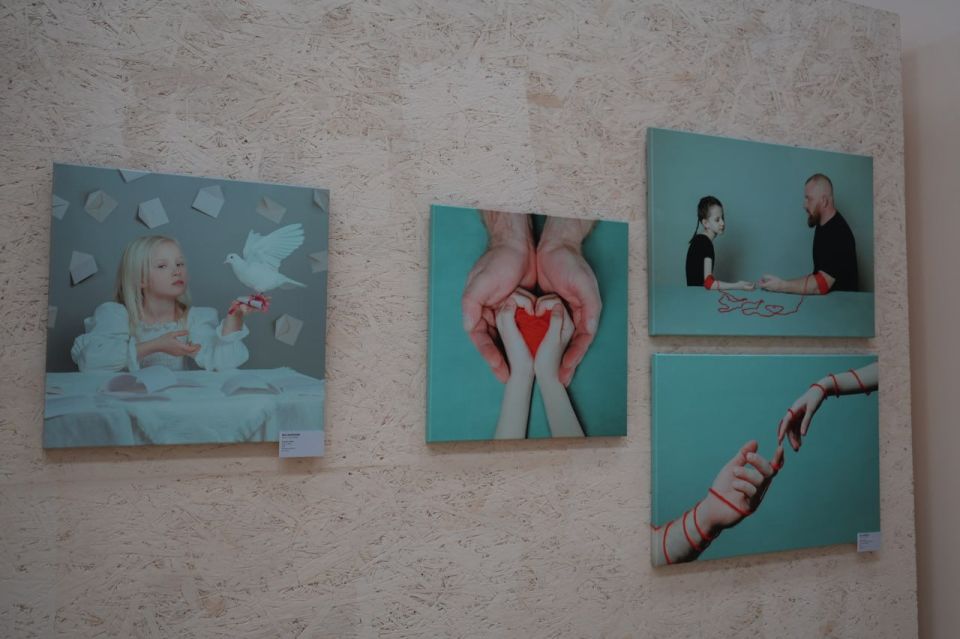 7 ноября в макеевском музее состоялось открытие международной выставки «Искусство и мир: Великая Победа Жизни»