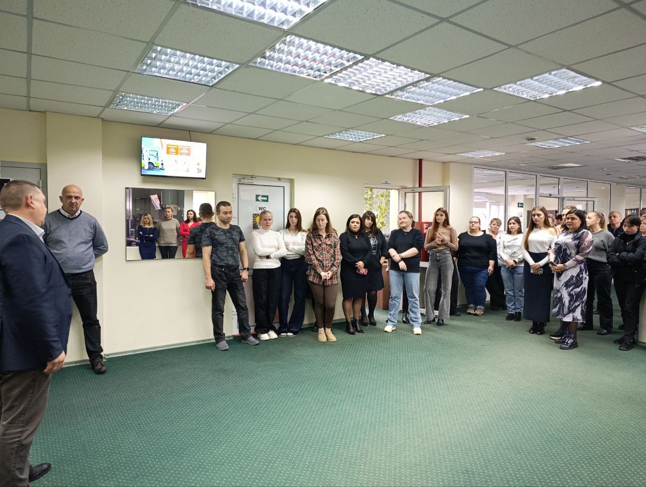 Сегодня, 12 ноября в Червоногвардейском районе руководитель Управы Червоногвардейского внутригородского района Администрации городского округа Макеевка Антон Гринзовский провел встречу с трудовым коллективом ООО «Мак-Инвест»... Сегодня, 12 ноября в Червоногвардейском районе руководитель Управы Червоногвардейского внутригородского района Администрации городского округа Макеевка Антон Гринзовский провел встречу с трудовым коллективом ООО «Мак-Инвест»...