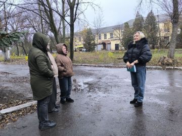 Сегодня, 12 ноября в Червоногвардейском районе состоялась встреча с жителями жилого массива Карла Маркса, которую провела лидер общественного мнения Анна Первий по адресу: Больничная, 1а-2