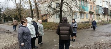 Сегодня, 13 ноября, спикер Елена Минакова провела встречу по адресу: г. Макеевка, кв-л Металлург, 5