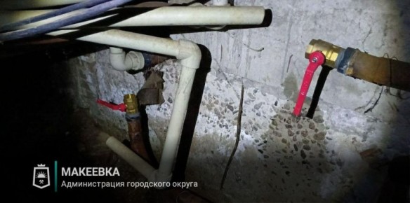 Специалисты из Югры совместно с коммунальными службами продолжают восстанавливать центрального отопления в домах