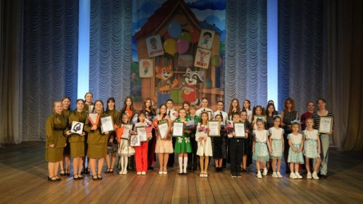 15 ноября в Енакиево прошел финал конкурса имени М.С. Пляцковского! Яркий праздник музыки и поэзии собрал юные таланты со всей Донецкой Народной Республики!