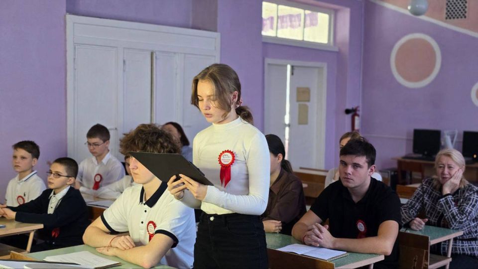 � ������ ������� ����� ������� ��������� �������� ����� ������ ��������� � ���� ��� � 45 �.�. ��������� � �������� ��� ��� � 42� �. �������������� (���� ����)