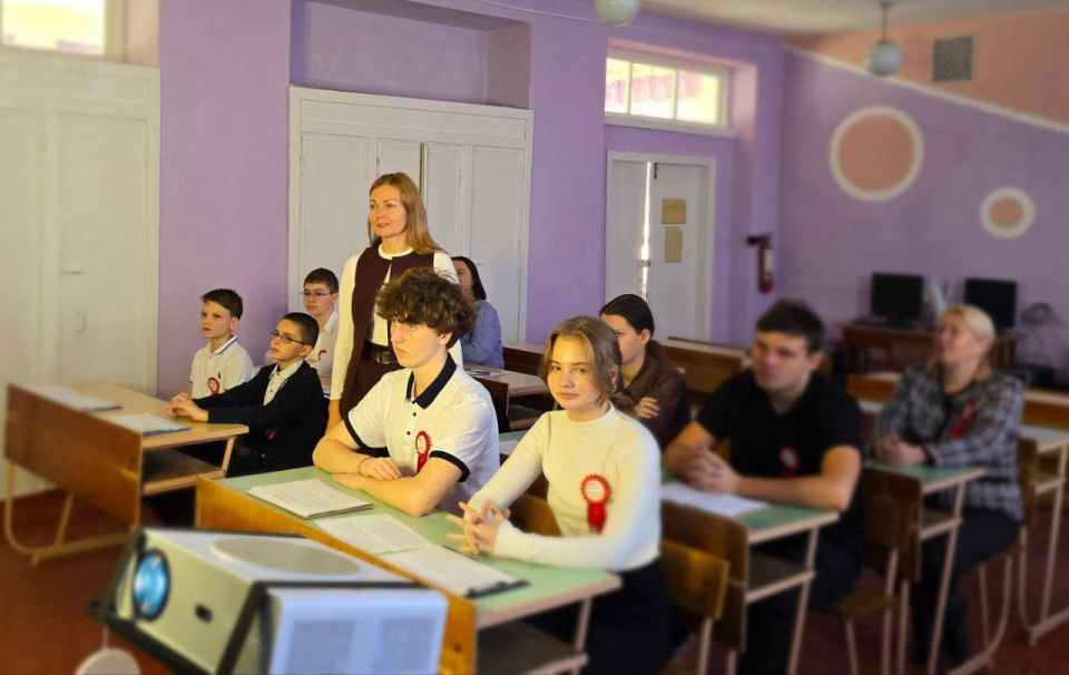 � ������ ������� ����� ������� ��������� �������� ����� ������ ��������� � ���� ��� � 45 �.�. ��������� � �������� ��� ��� � 42� �. �������������� (���� ����)