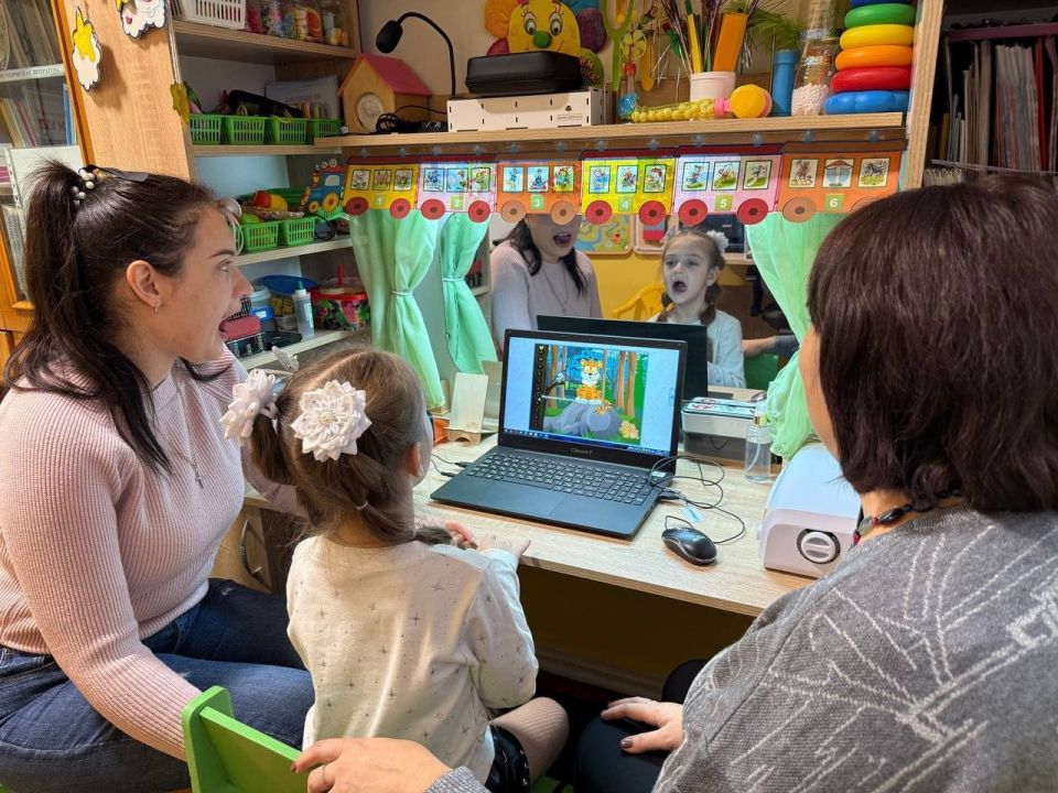 В ГКДОУ «ДЕТСКИЙ САД № 38 Г.О. МАКЕЕВКА» ДНР был проведён «День открытых дверей логопедических кабинетов», который стал продолжением реализации грантового проекта «Играя, речь развиваем!» от Югры