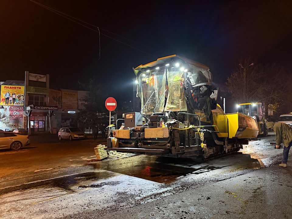 К концу ноября завершится ремонт дороги в центре Красногвардейского района Макеевки