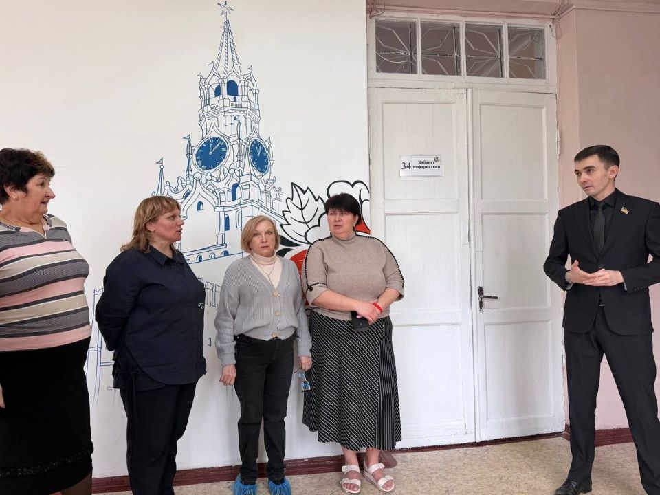 17 ноября депутат Макеевского городского совета Сергей Зуев провел встречу по адресу:г.о. Макеевка, г. Макеевка, ул. Панченко, д.48